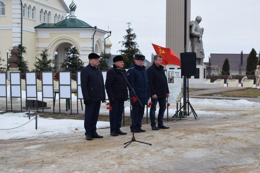 Юбилейные медали «35 лет со дня вывода войск из Афганистана» вручили афганцам в Хохольском